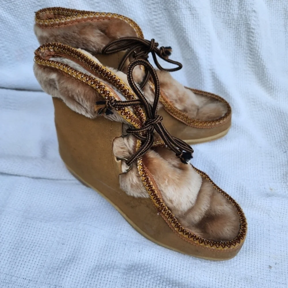 Snowland Vintage After Ski Boots 8